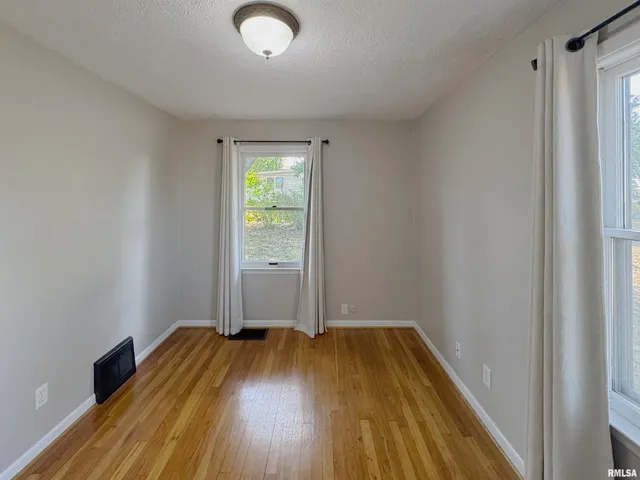 $209,000 | 5022 North Belmont Place, Peoria Heights, IL 61616