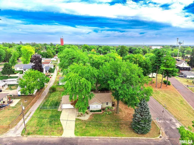 $209,000 | 5022 North Belmont Place, Peoria Heights, IL 61616