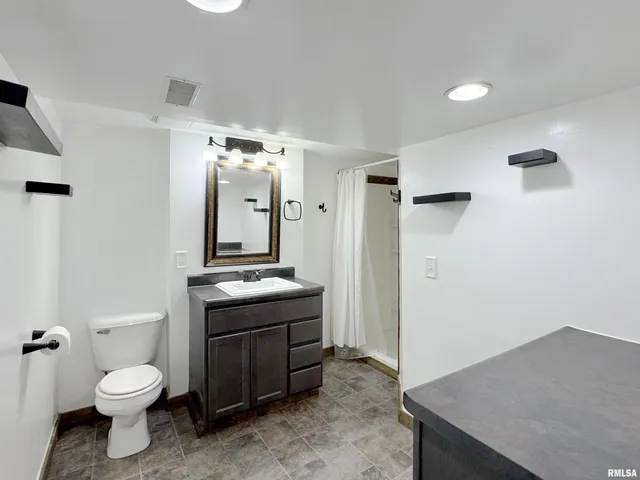 $209,000 | 5022 North Belmont Place, Peoria Heights, IL 61616