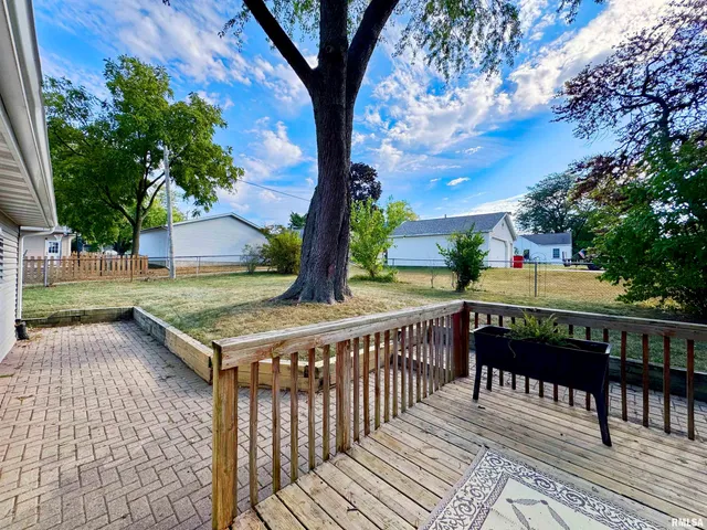 $209,000 | 5022 North Belmont Place, Peoria Heights, IL 61616