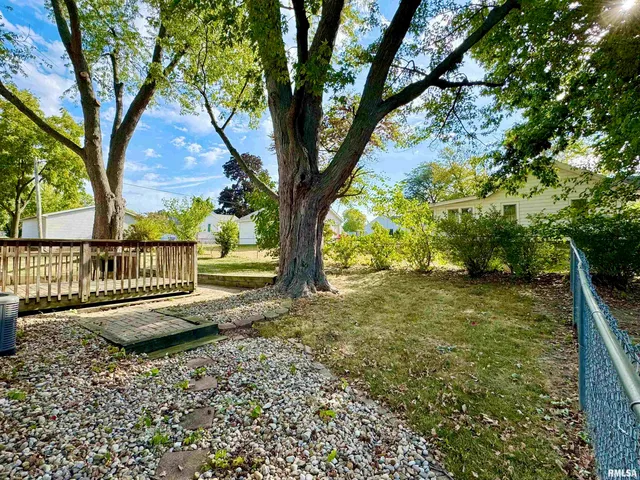 $209,000 | 5022 North Belmont Place, Peoria Heights, IL 61616