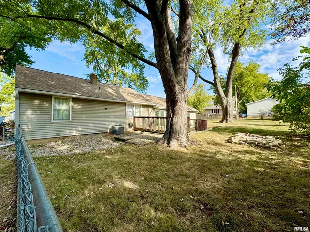 $209,000 | 5022 North Belmont Place, Peoria Heights, IL 61616