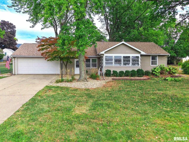 $209,000 | 5022 North Belmont Place, Peoria Heights, IL 61616
