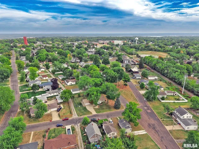 $209,000 | 5022 North Belmont Place, Peoria Heights, IL 61616