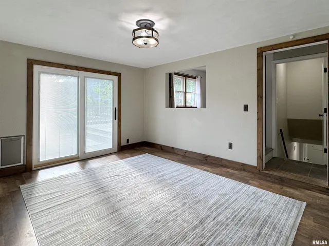 $209,000 | 5022 North Belmont Place, Peoria Heights, IL 61616