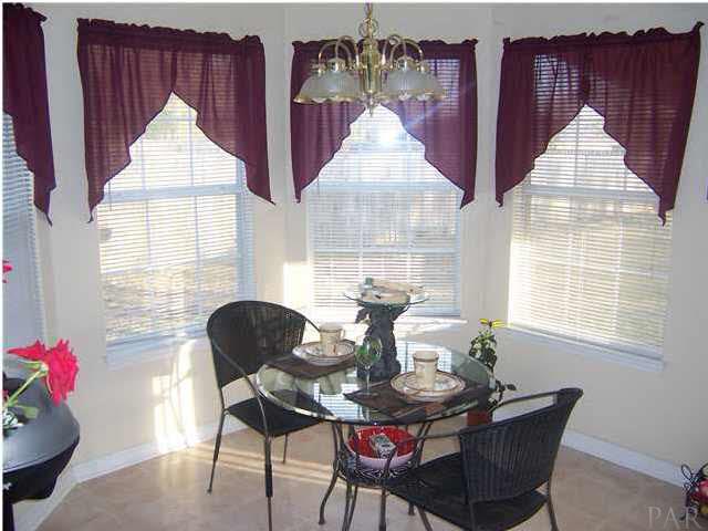 6019 Hamilton Bridge Road Milton, FL 32570 - Photo 3 of 6 breakfast nook