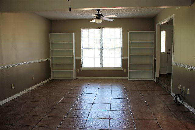 12836 Anna's Way Stapleton, AL 36578 - Photo 10 of 43 Living Room