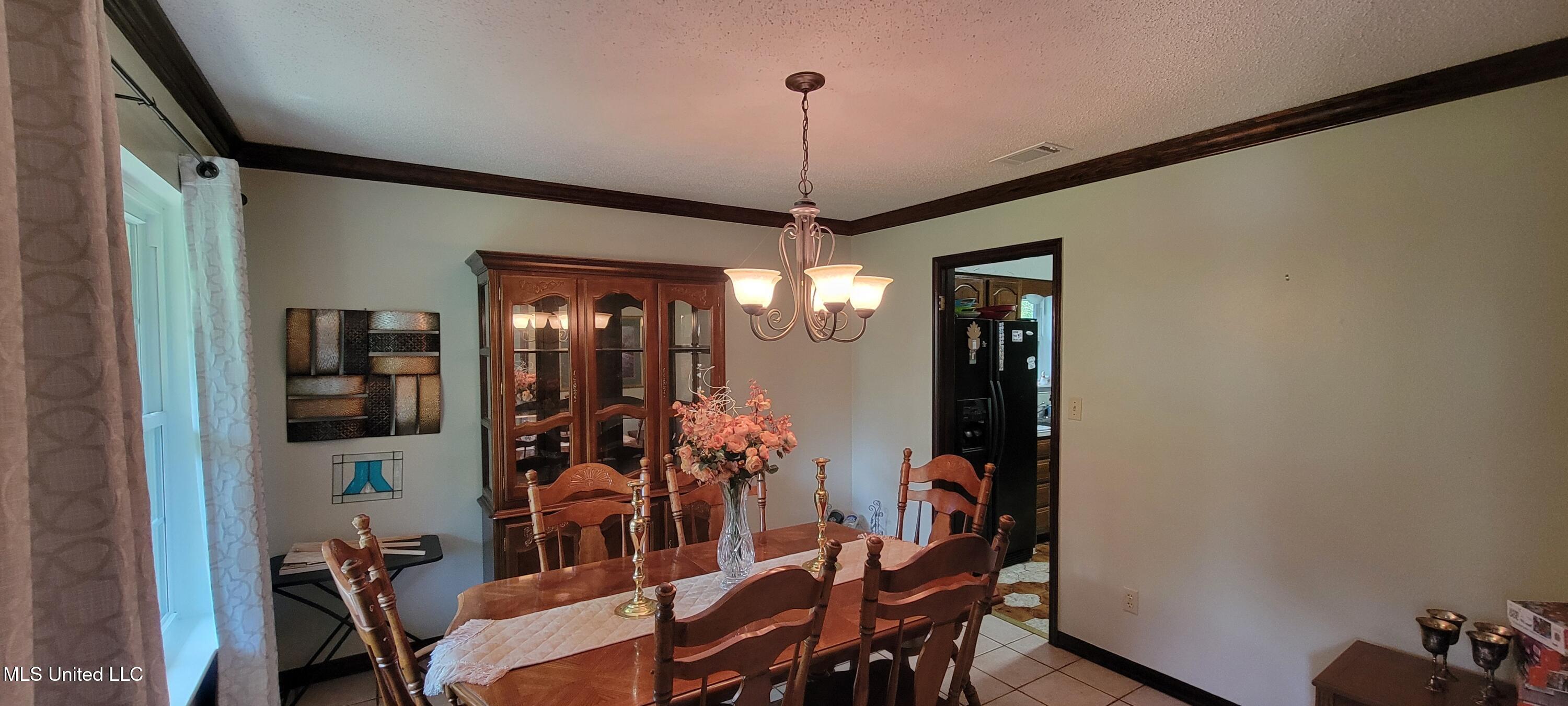 8834 Kipapa Way Diamondhead, MS 39525 - Photo 11 of 30 20250909_125402