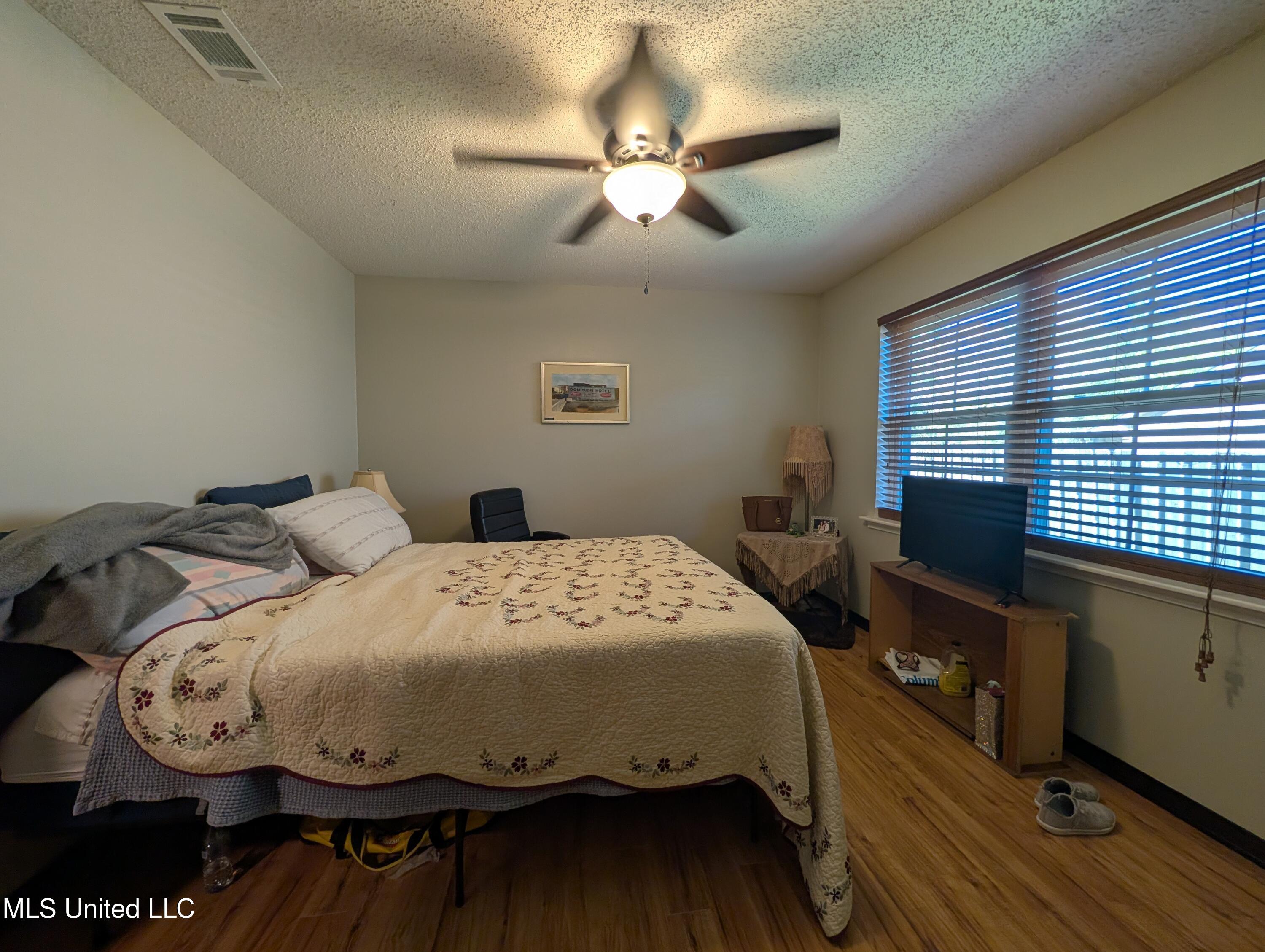 8834 Kipapa Way Diamondhead, MS 39525 - Photo 26 of 30 PXL_20251211_190926025.MP