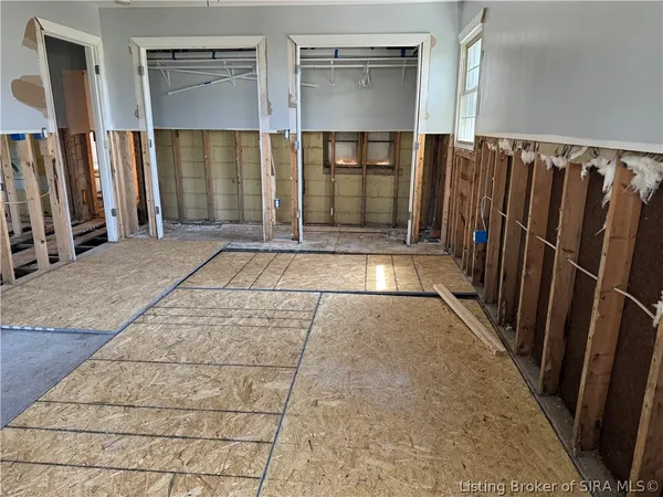 $220,000 | 111 South 2nd Street, Jeffersonville, IN 47130