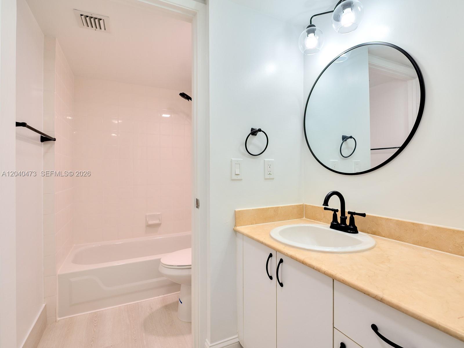 2351 Douglas Road, Unit 910 Miami, FL 33145 - Photo 14 of 23
