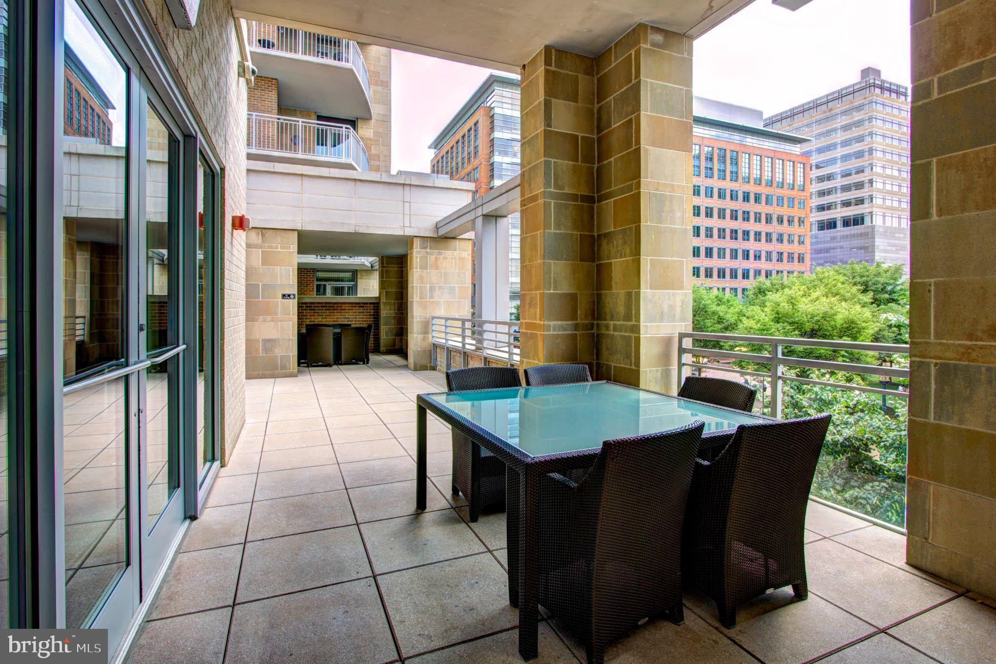11990 Market Street, Unit 1316 Reston, VA 20190 - Photo 33 of 77 Seating Area