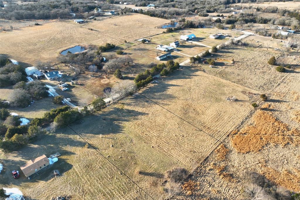 200 The Oil Road Gainesville, TX 76240 - Photo 3 of 5