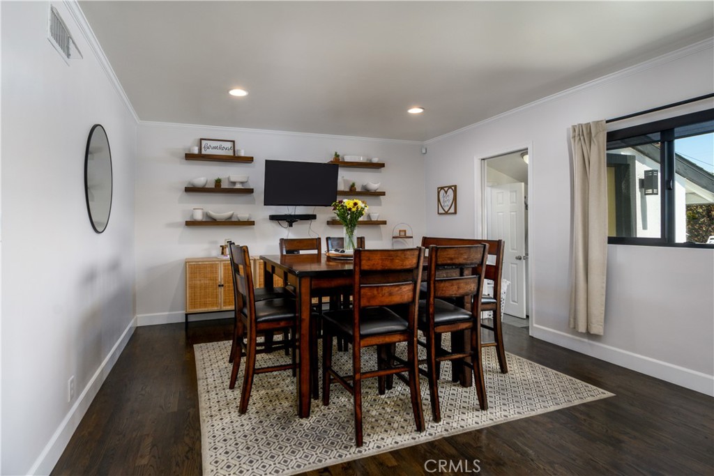 10122 Groveside Avenue Whittier, CA 90603 - Photo 11 of 37 Dining/Family Room Area