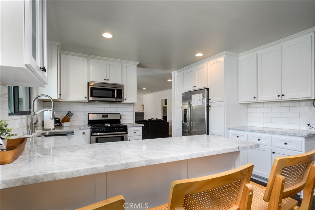 10122 Groveside Avenue Whittier, CA 90603 - Photo 12 of 37 Kitchen View