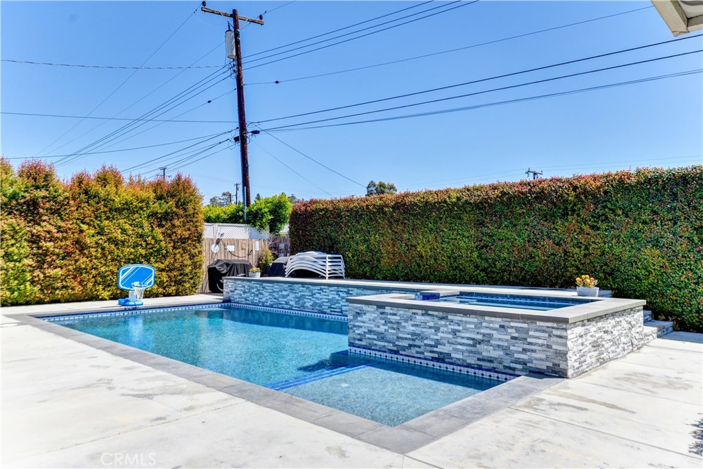 10122 Groveside Avenue Whittier, CA 90603 - Photo 27 of 37 Pool & Spa View