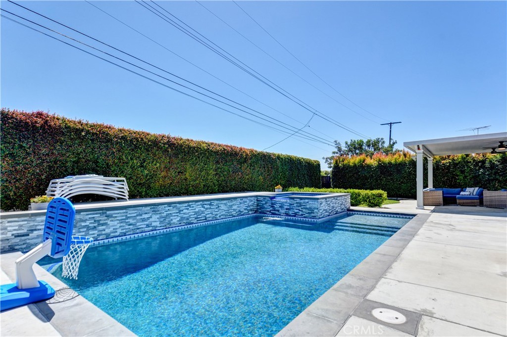 10122 Groveside Avenue Whittier, CA 90603 - Photo 28 of 37 Pool View