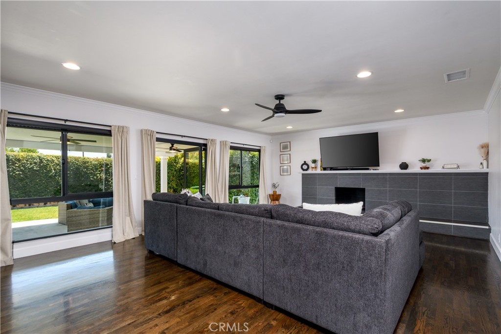10122 Groveside Avenue Whittier, CA 90603 - Photo 7 of 37 Living Room View 2 with Folding Exterior Windows