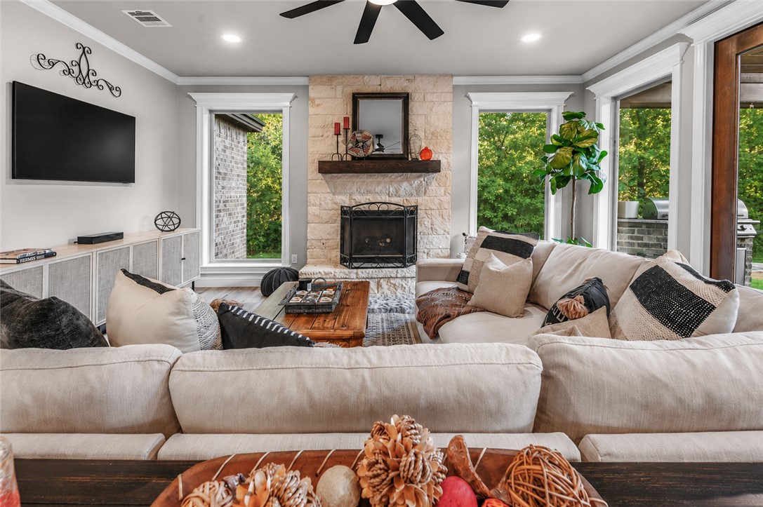 3549 Leesburg Path Bryan, TX 77808 - Photo 4 of 31 Gallery Image 4