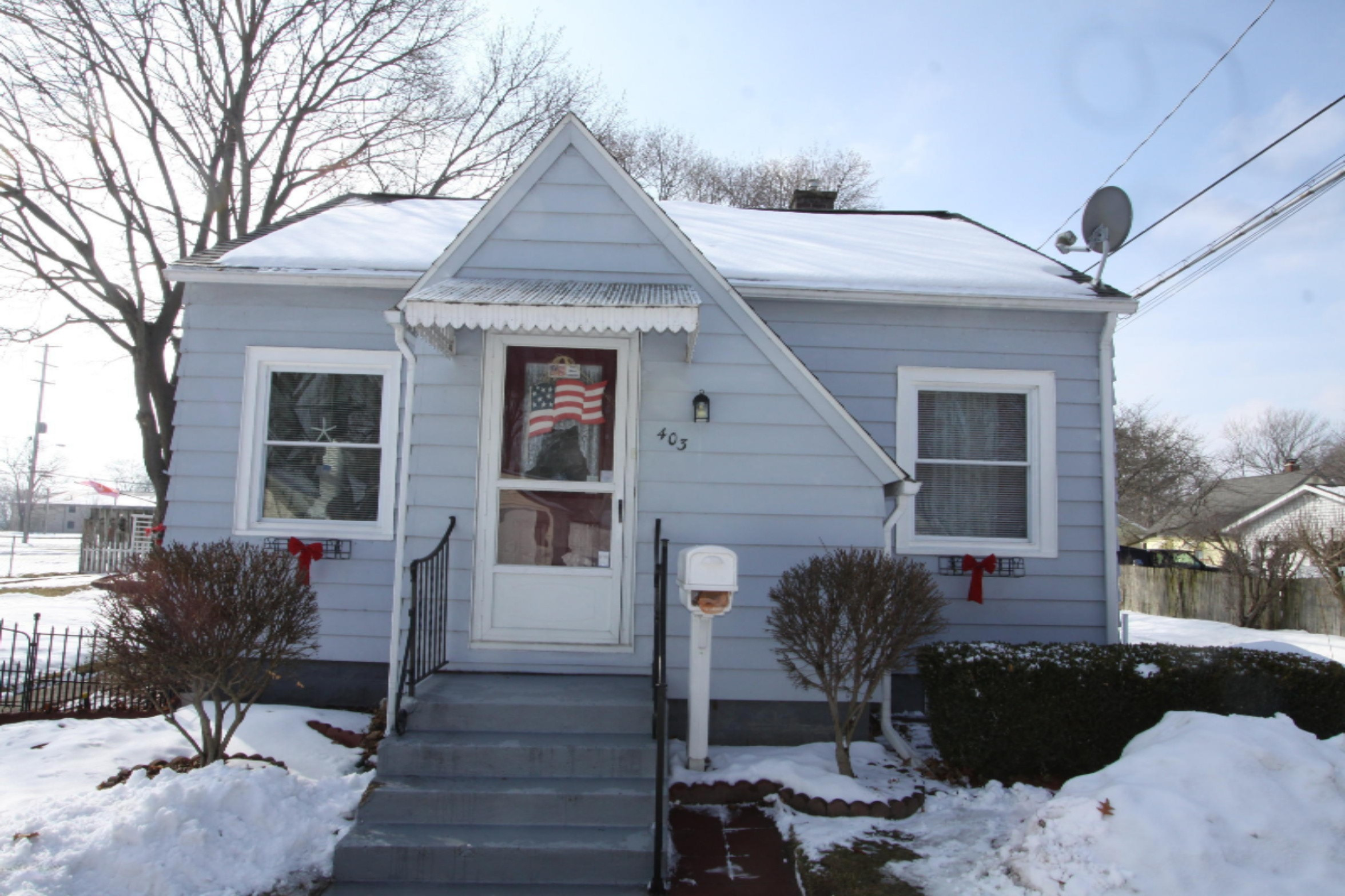403 First Street North Muskegon, MI 49445 - Photo 1 of 36 IMG_9517