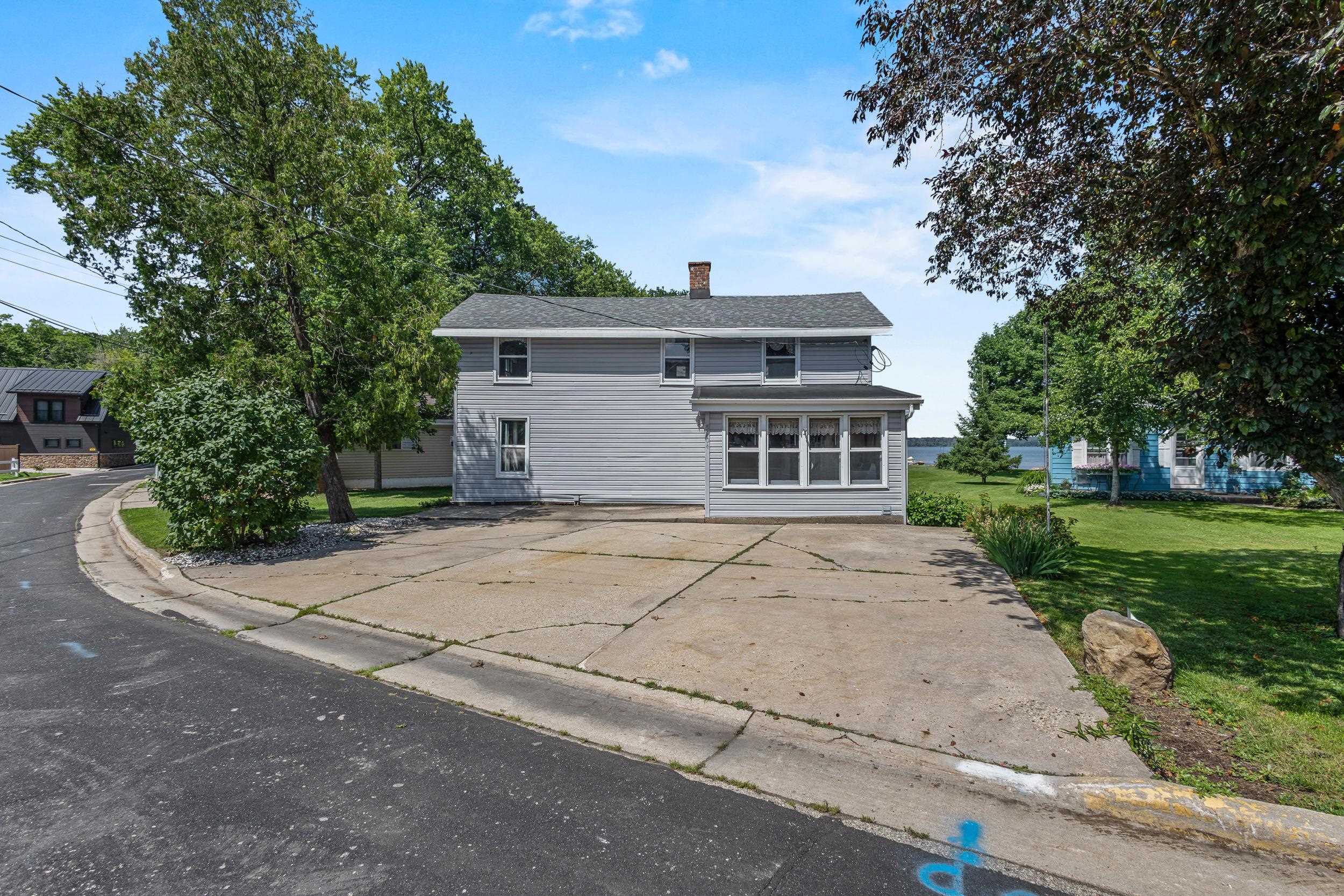 5904 Lake Edge Road McFarland, WI 53558 - Photo 2 of 49