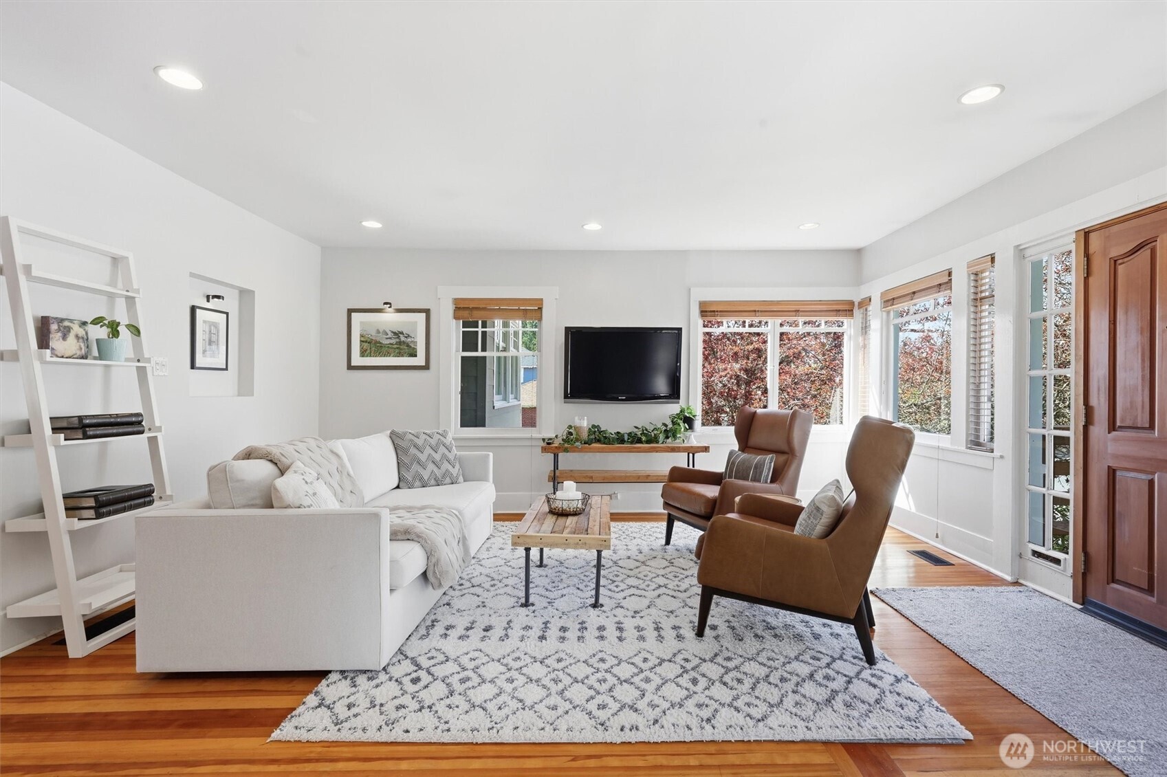 4725 Southwest Graham Street Seattle, WA 98136 - Photo 4 of 39 Gallery Image 4