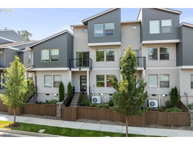 $439,900 | 17310 Southeast Crossroads Avenue, Happy Valley, OR 97089