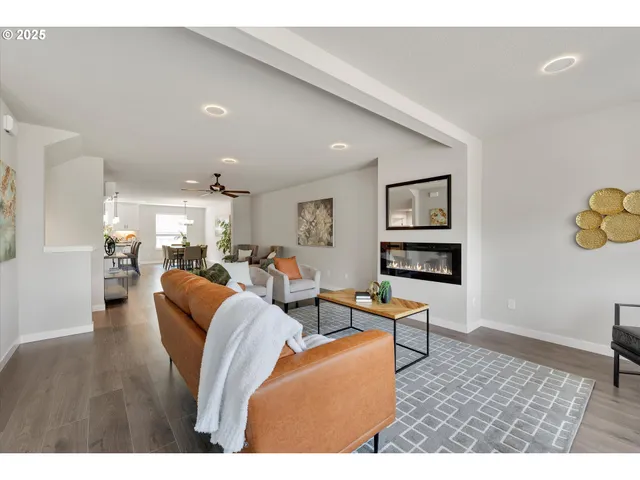 $439,900 | 17310 Southeast Crossroads Avenue, Happy Valley, OR 97089