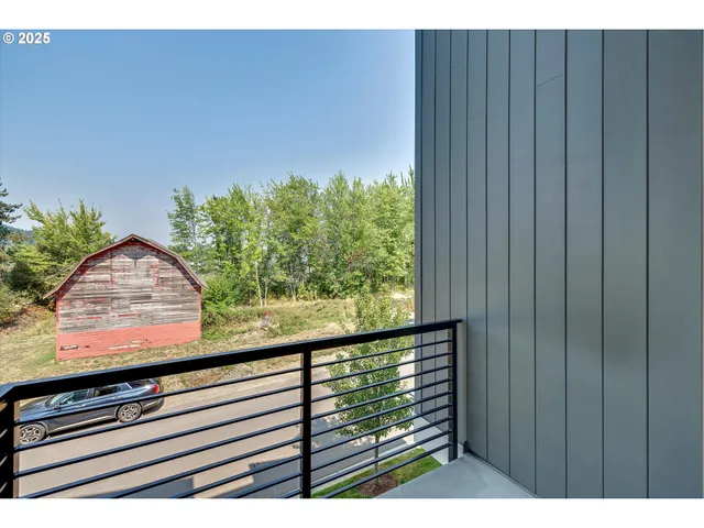 $439,900 | 17310 Southeast Crossroads Avenue, Happy Valley, OR 97089