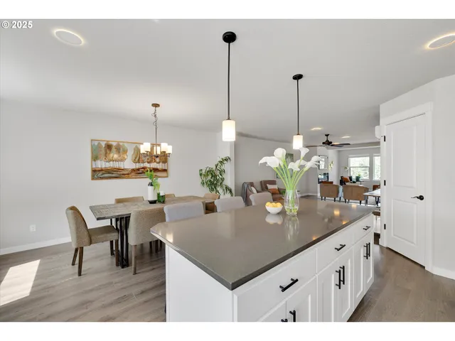 $439,900 | 17310 Southeast Crossroads Avenue, Happy Valley, OR 97089