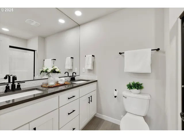 $439,900 | 17310 Southeast Crossroads Avenue, Happy Valley, OR 97089