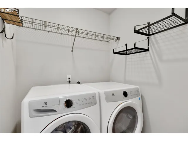 $439,900 | 17310 Southeast Crossroads Avenue, Happy Valley, OR 97089