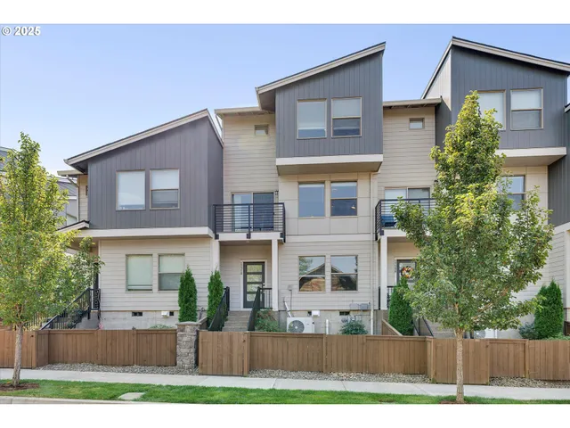 $439,900 | 17310 Southeast Crossroads Avenue, Happy Valley, OR 97089