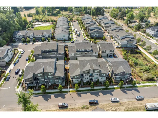 $439,900 | 17310 Southeast Crossroads Avenue, Happy Valley, OR 97089