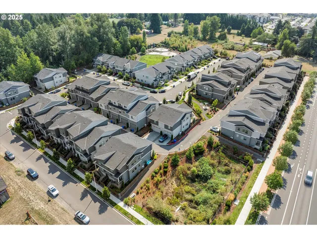 $439,900 | 17310 Southeast Crossroads Avenue, Happy Valley, OR 97089