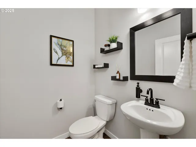 $439,900 | 17310 Southeast Crossroads Avenue, Happy Valley, OR 97089