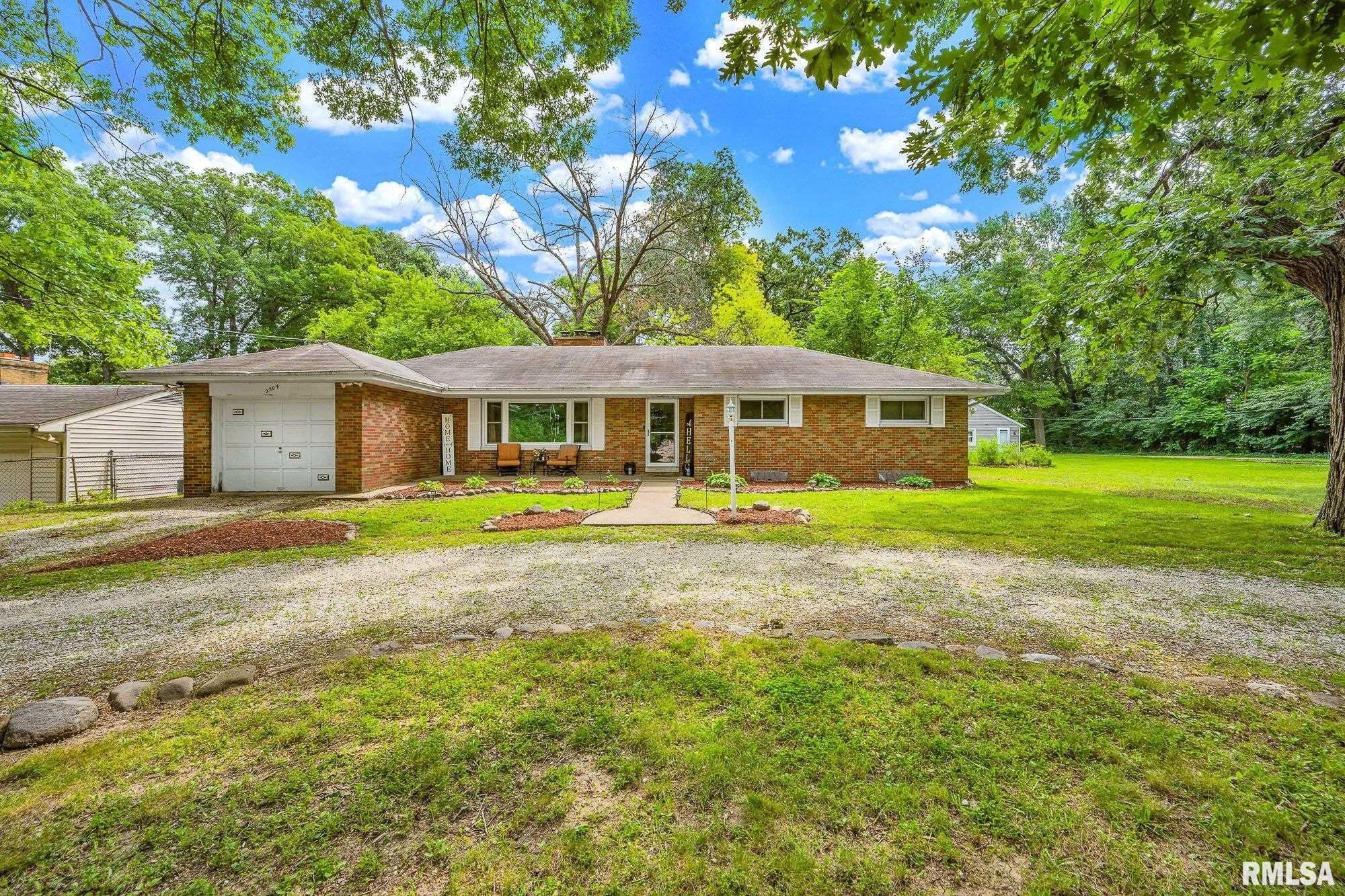2304 North Lehman Road Peoria, IL 61604 - Photo 1 of 31