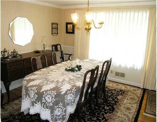 46 Rose Leaf Road Pittsburgh, PA 15220 - Photo 4 of 14 Dining Room.