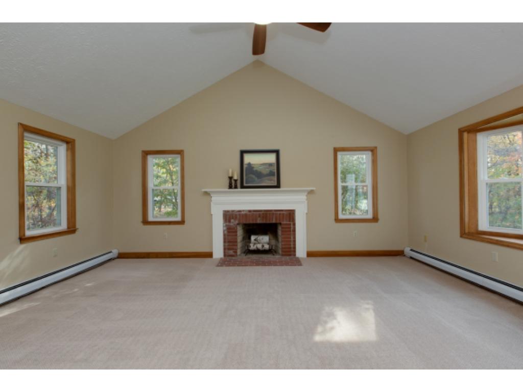 4 Coventry Lane Derry, NH 03038 - Photo 17 of 33 Gallery Image 17