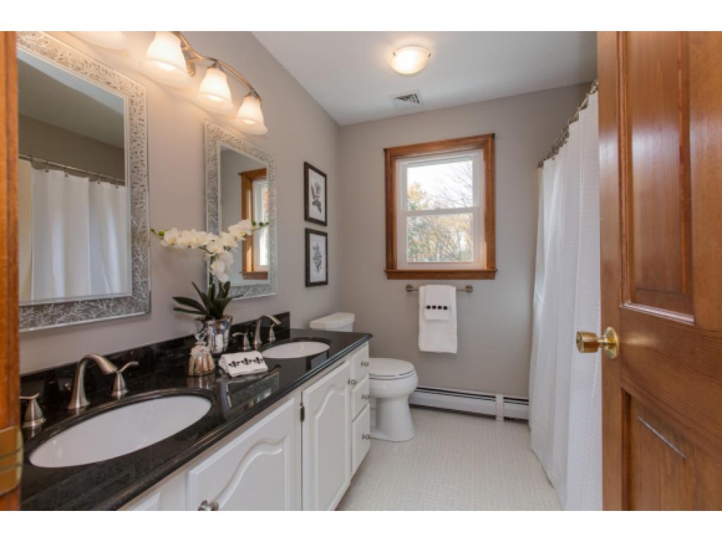 4 Coventry Lane Derry, NH 03038 - Photo 22 of 33 Gallery Image 22