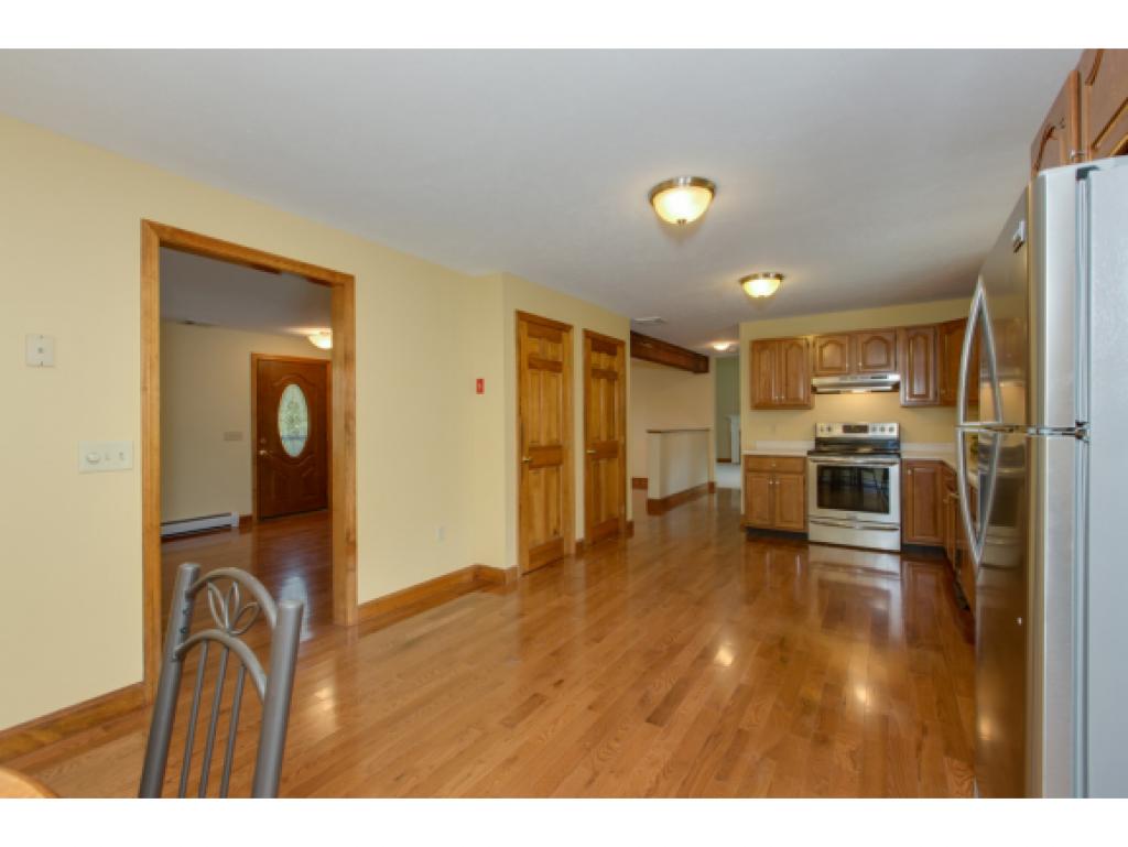 4 Coventry Lane Derry, NH 03038 - Photo 7 of 33 Gallery Image 7