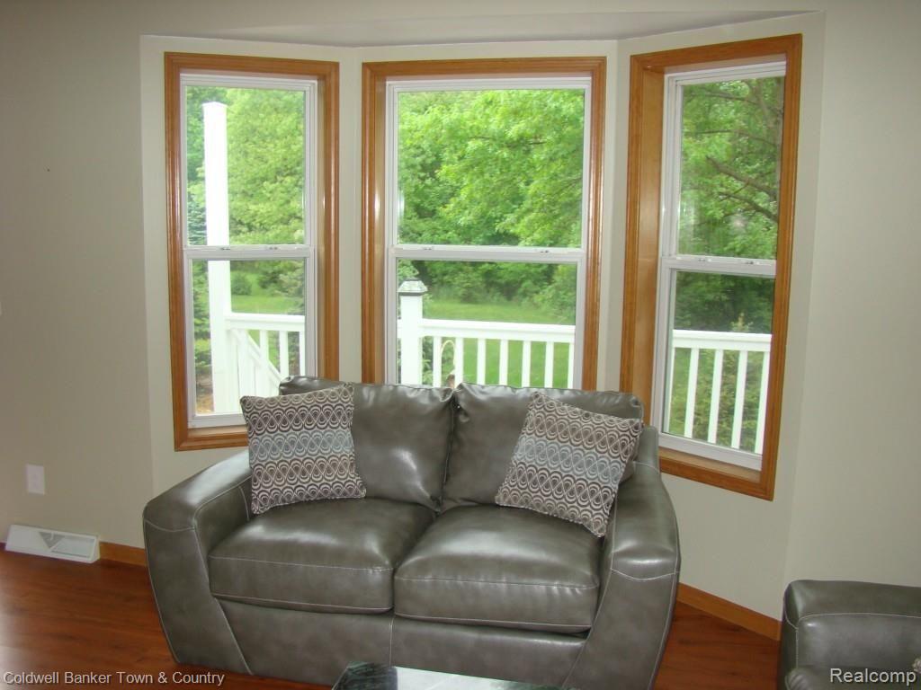 360 Harmon Road Howell, MI 48843 - Photo 11 of 34