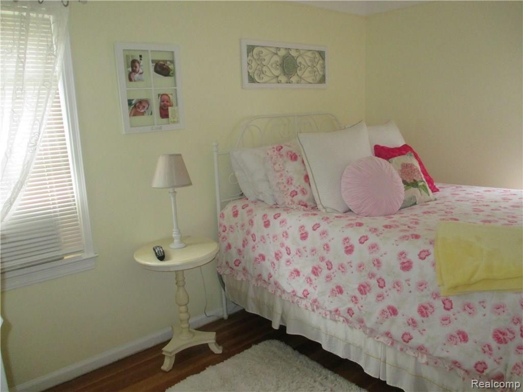 9605 Merriman Road Livonia, MI 48150 - Photo 15 of 27 Master Bedroom
