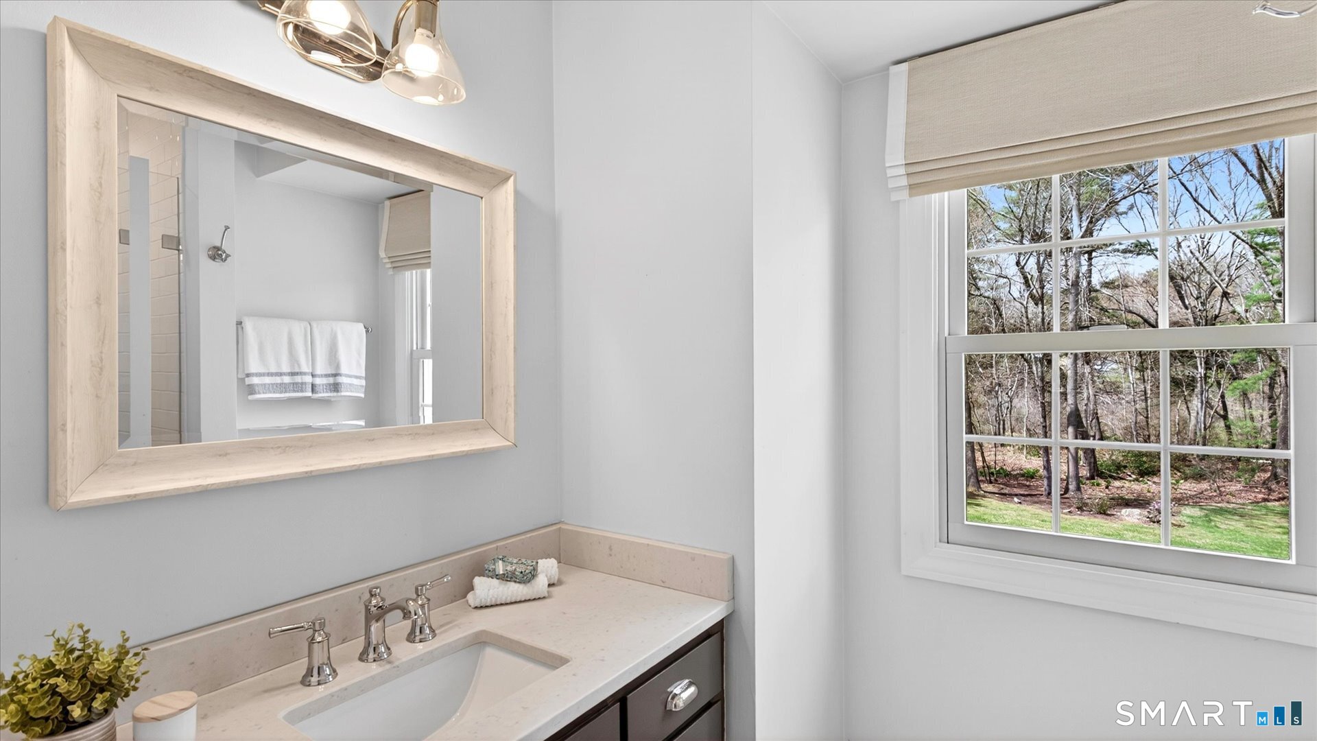 138 Cold Spring Road Avon, CT 06001 - Photo 28 of 36 Full bath situated outside of bedroom 5.