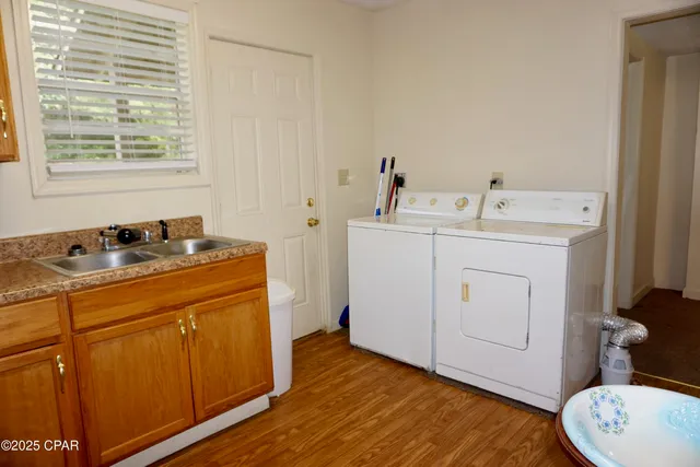 $95,000 | 40 West Barnes Avenue, Chattahoochee, FL 32324