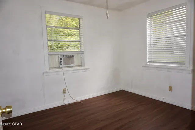 $95,000 | 40 West Barnes Avenue, Chattahoochee, FL 32324