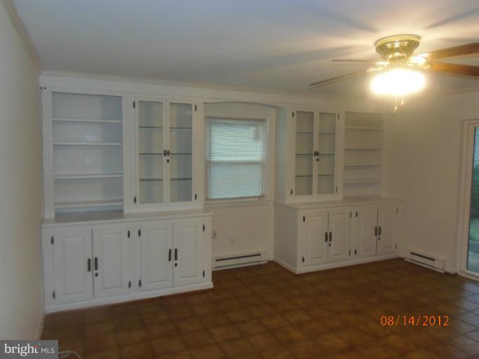 18323 Cabin Road Triangle, VA 22172 - Photo 12 of 30 Family Room