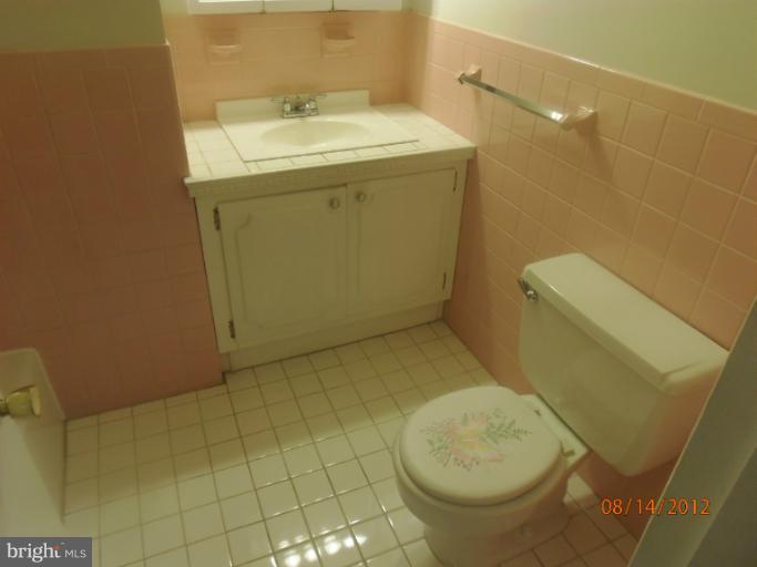 18323 Cabin Road Triangle, VA 22172 - Photo 13 of 30 Bath