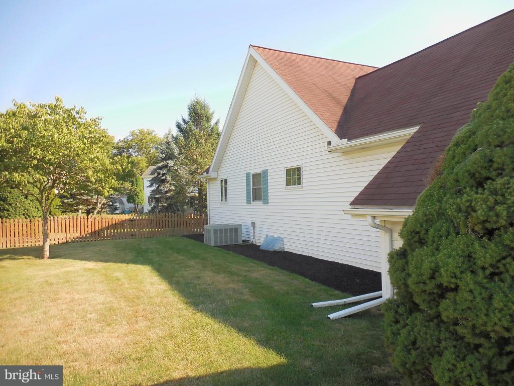 13 Southfield Road Lebanon, PA 17042 - Photo 5 of 20 Gallery Image 5
