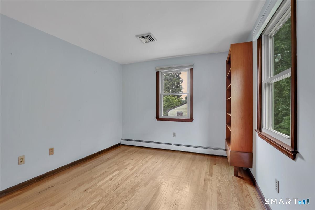 190 Valley View Road Manchester, CT 06040 - Photo 20 of 34 Gallery Image 20